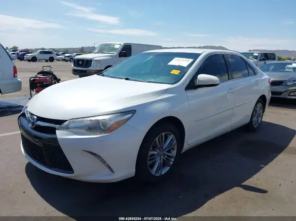 4T1BF1FK9HU421074 2017 TOYOTA CAMRY - Image 2
