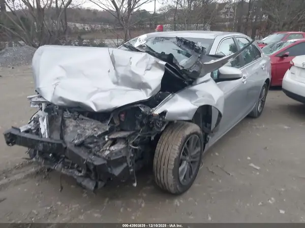 4T1BF1FK9HU422175 2017 TOYOTA CAMRY - Image 2