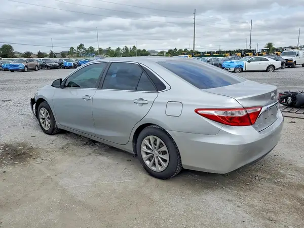 4T1BF1FK9HU423407 2017 TOYOTA CAMRY - Image 2