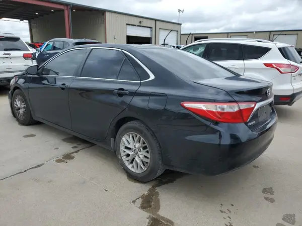 4T1BF1FK9HU423410 2017 TOYOTA CAMRY - Image 2