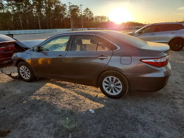 4T1BF1FK9HU424640 2017 TOYOTA CAMRY - Image 2