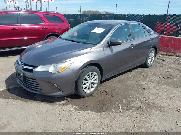 4T1BF1FK9HU426386 2017 TOYOTA CAMRY - Image 2