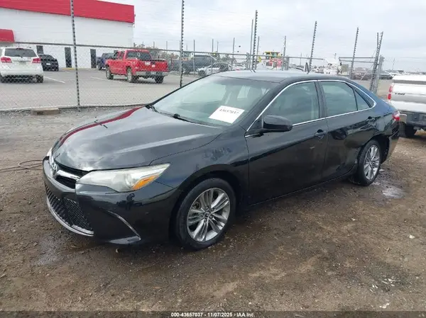 4T1BF1FK9HU427330 2017 TOYOTA CAMRY - Image 2