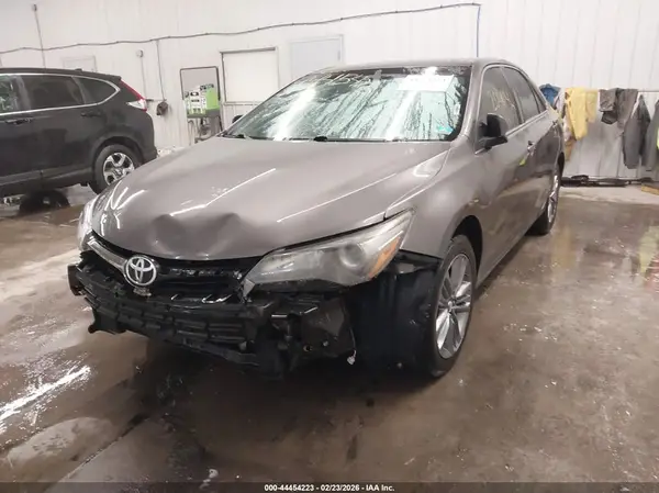4T1BF1FK9HU428557 2017 TOYOTA CAMRY - Image 2