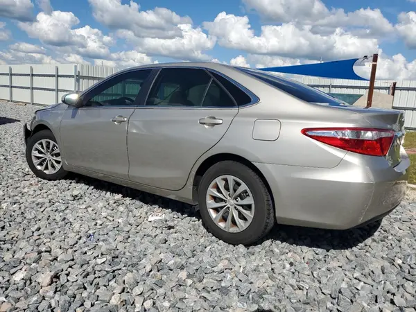 4T1BF1FK9HU431782 2017 TOYOTA CAMRY - Image 2
