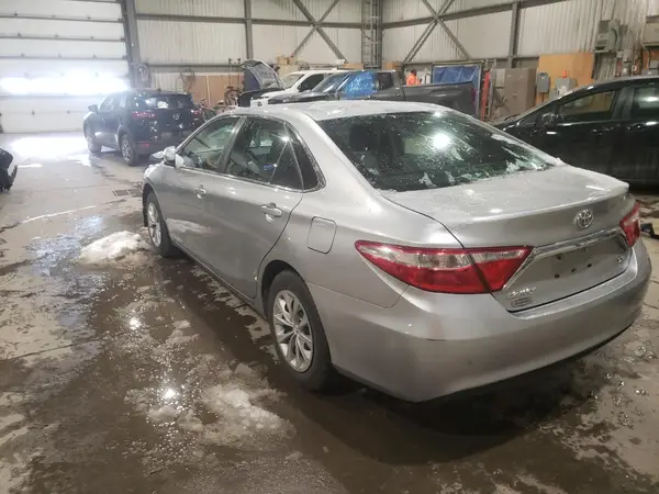 4T1BF1FK9HU433483 2017 TOYOTA CAMRY - Image 2