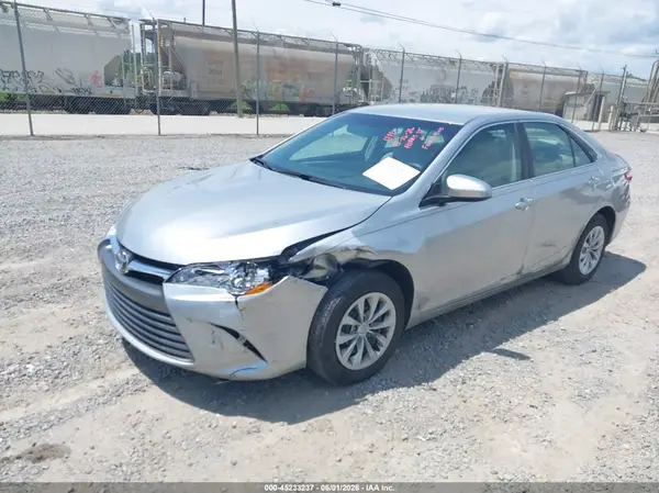 4T1BF1FK9HU436206 2017 TOYOTA CAMRY - Image 2
