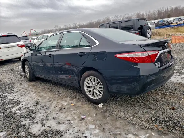 4T1BF1FK9HU437145 2017 TOYOTA CAMRY - Image 2