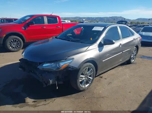 4T1BF1FK9HU438294 2017 TOYOTA CAMRY - Image 2