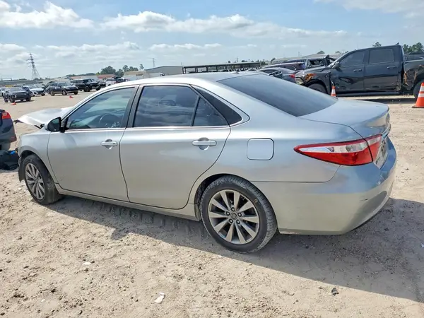 4T1BF1FK9HU439882 2017 TOYOTA CAMRY - Image 2