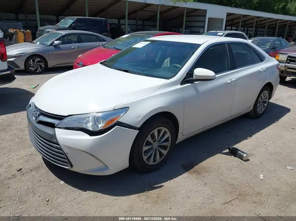 4T1BF1FK9HU443981 2017 TOYOTA CAMRY - Image 2