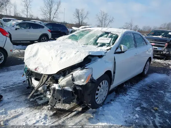 4T1BF1FK9HU444905 2017 TOYOTA CAMRY - Image 2