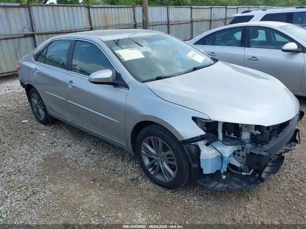 4T1BF1FK9HU446122 2017 TOYOTA CAMRY - Image 1