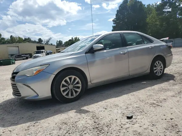 4T1BF1FK9HU451840 2017 TOYOTA CAMRY - Image 1