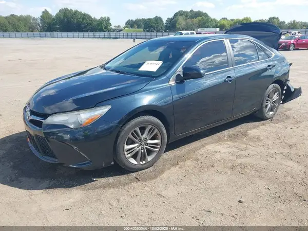 4T1BF1FK9HU451885 2017 TOYOTA CAMRY - Image 2