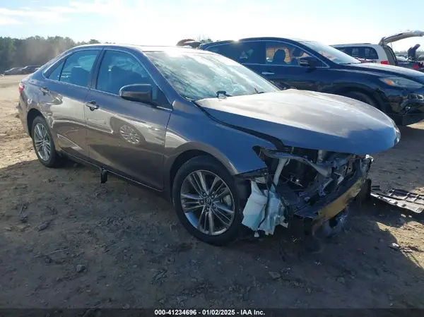 4T1BF1FK9HU452700 2017 TOYOTA CAMRY - Image 1