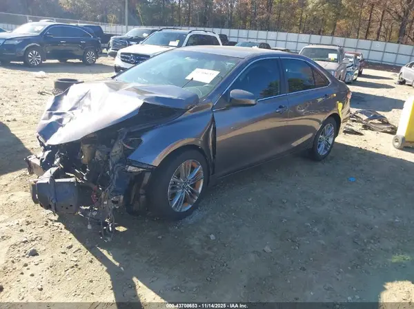 4T1BF1FK9HU452860 2017 TOYOTA CAMRY - Image 2