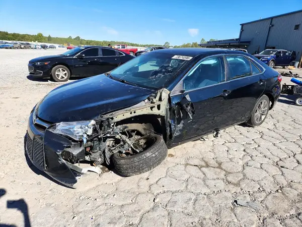 4T1BF1FK9HU615944 2017 TOYOTA CAMRY - Image 1