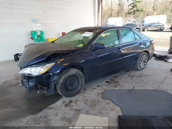 4T1BF1FK9HU618469 2017 TOYOTA CAMRY - Image 2