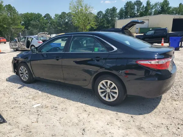 4T1BF1FK9HU620318 2017 TOYOTA CAMRY - Image 2