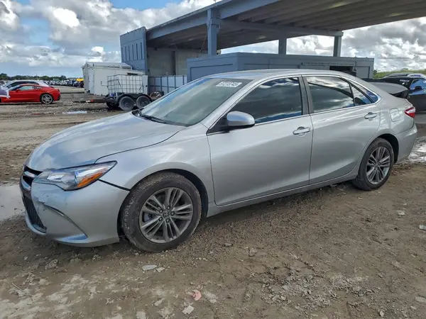 4T1BF1FK9HU620982 2017 TOYOTA CAMRY - Image 1