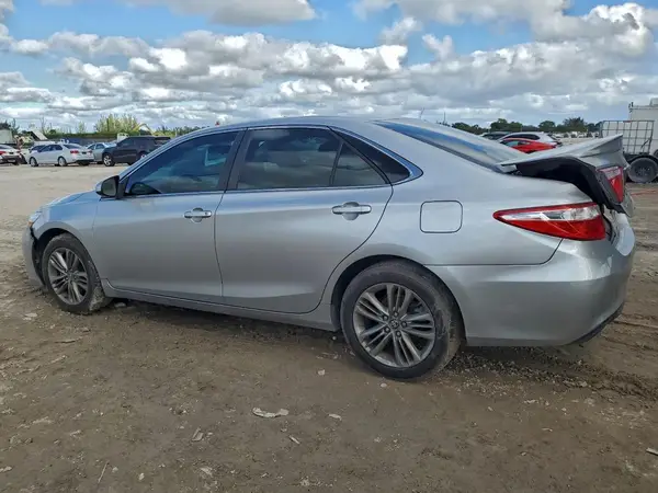 4T1BF1FK9HU620982 2017 TOYOTA CAMRY - Image 2