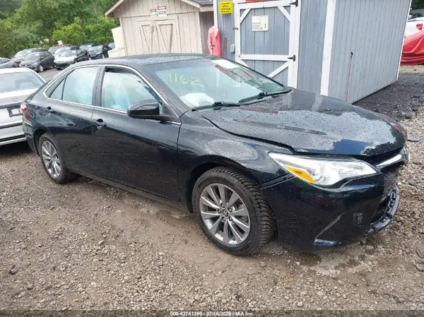 4T1BF1FK9HU621162 2017 TOYOTA CAMRY - Image 1