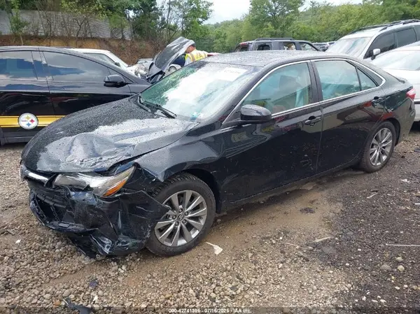4T1BF1FK9HU621162 2017 TOYOTA CAMRY - Image 2
