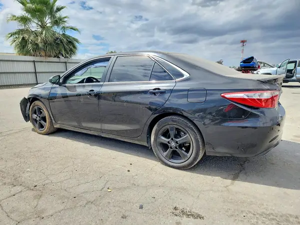 4T1BF1FK9HU621453 2017 TOYOTA CAMRY - Image 2