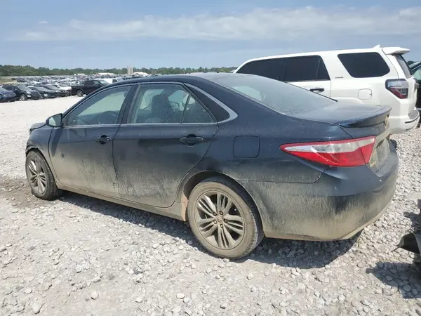 4T1BF1FK9HU621811 2017 TOYOTA CAMRY - Image 2
