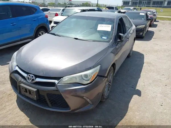 4T1BF1FK9HU626975 2017 TOYOTA CAMRY - Image 2