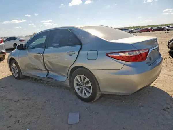4T1BF1FK9HU627026 2017 TOYOTA CAMRY - Image 2