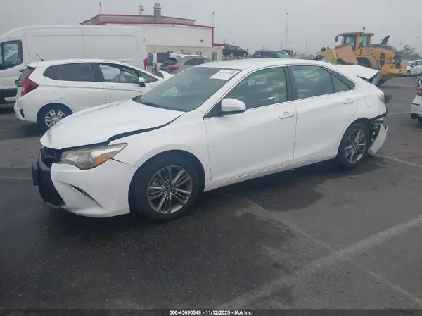 4T1BF1FK9HU628354 2017 TOYOTA CAMRY - Image 2