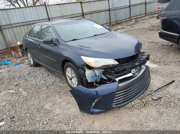 4T1BF1FK9HU630119 2017 TOYOTA CAMRY - Image 1