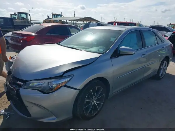 4T1BF1FK9HU632887 2017 TOYOTA CAMRY - Image 2