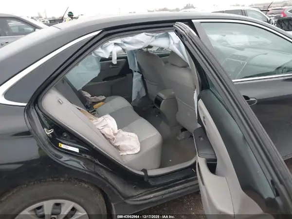 4T1BF1FK9HU633702 2017 TOYOTA CAMRY - Image 8