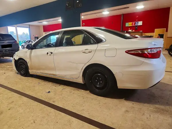 4T1BF1FK9HU635322 2017 TOYOTA CAMRY - Image 2