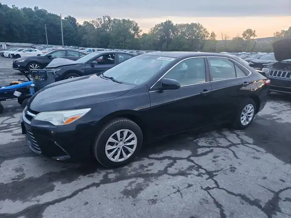 4T1BF1FK9HU642464 2017 TOYOTA CAMRY - Image 1