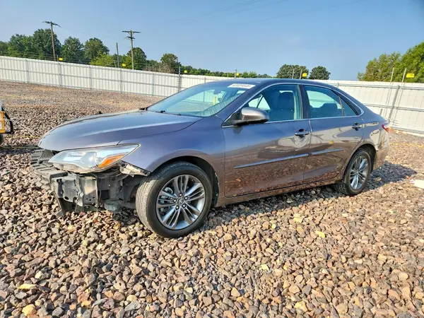 4T1BF1FK9HU642772 2017 TOYOTA CAMRY - Image 1