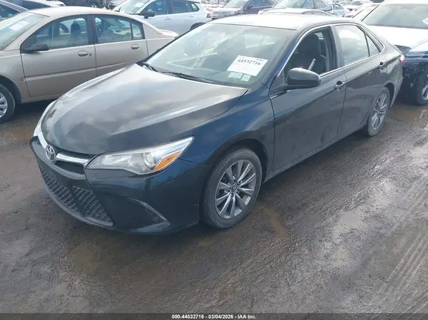 4T1BF1FK9HU643968 2017 TOYOTA CAMRY - Image 2
