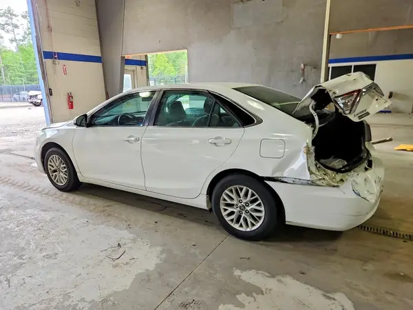 4T1BF1FK9HU644554 2017 TOYOTA CAMRY - Image 2