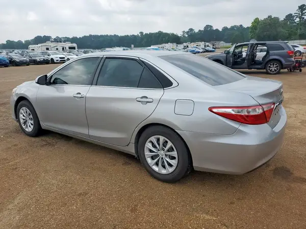 4T1BF1FK9HU644571 2017 TOYOTA CAMRY - Image 2