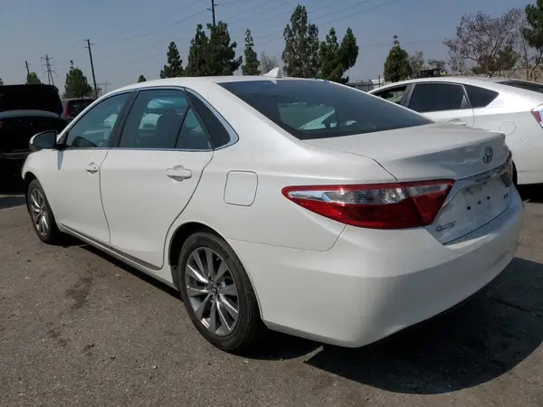 4T1BF1FK9HU647387 2017 TOYOTA CAMRY - Image 2