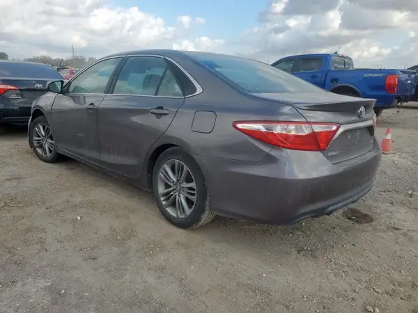 4T1BF1FK9HU648359 2017 TOYOTA CAMRY - Image 2