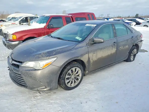 4T1BF1FK9HU649852 2017 TOYOTA CAMRY - Image 1