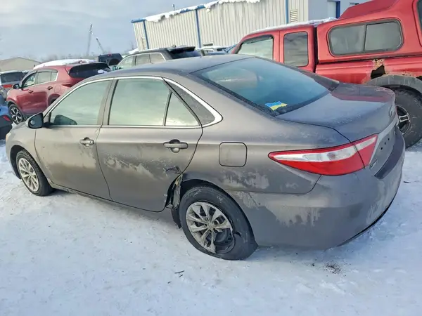 4T1BF1FK9HU649852 2017 TOYOTA CAMRY - Image 2