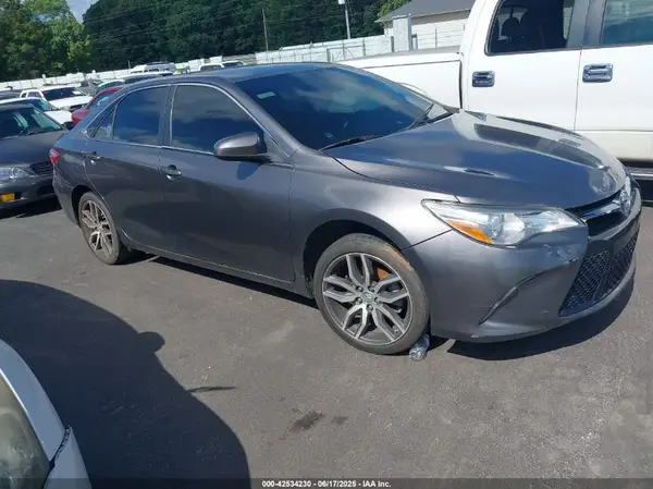 4T1BF1FK9HU651228 2017 TOYOTA CAMRY - Image 1