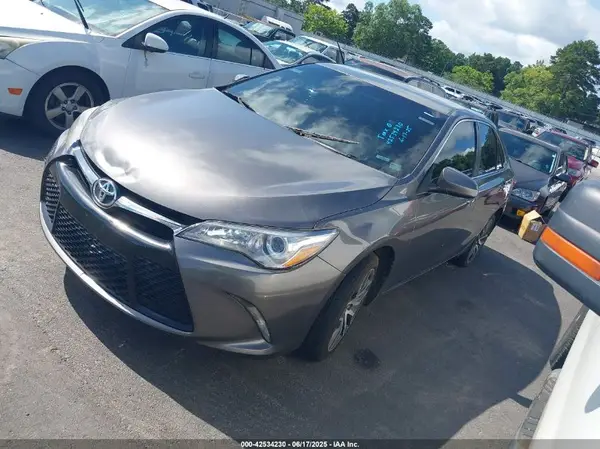 4T1BF1FK9HU651228 2017 TOYOTA CAMRY - Image 2
