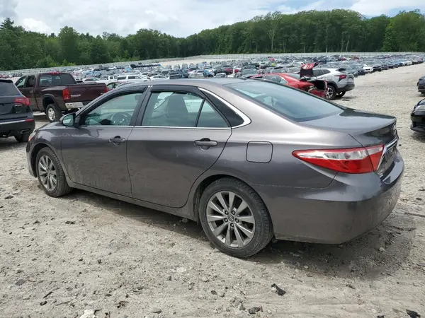 4T1BF1FK9HU652377 2017 TOYOTA CAMRY - Image 2