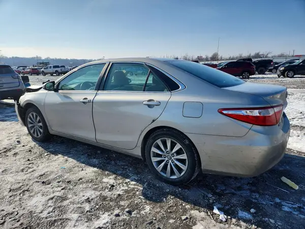 4T1BF1FK9HU654789 2017 TOYOTA CAMRY - Image 2